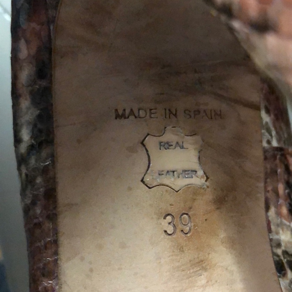 2 pairs Lk Bennett pumps 39&39.9 - Picture 6 of 15